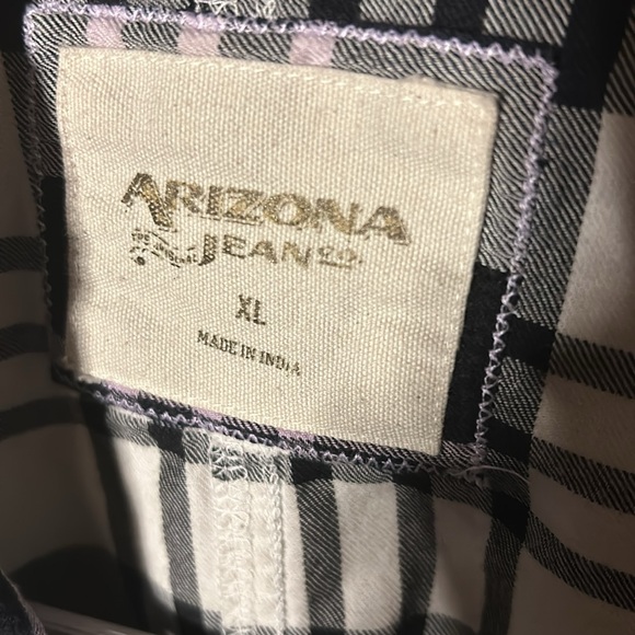 Black and white plaid button down long sleeve Arizona jean company shirt - Picture 3 of 3